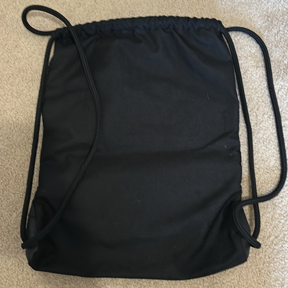 Adidas drawstring bag - Picture 2 of 2